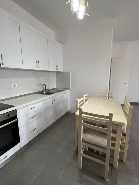 🏡 Shitet apartament 2+1 në Kamëz – gati për banim!