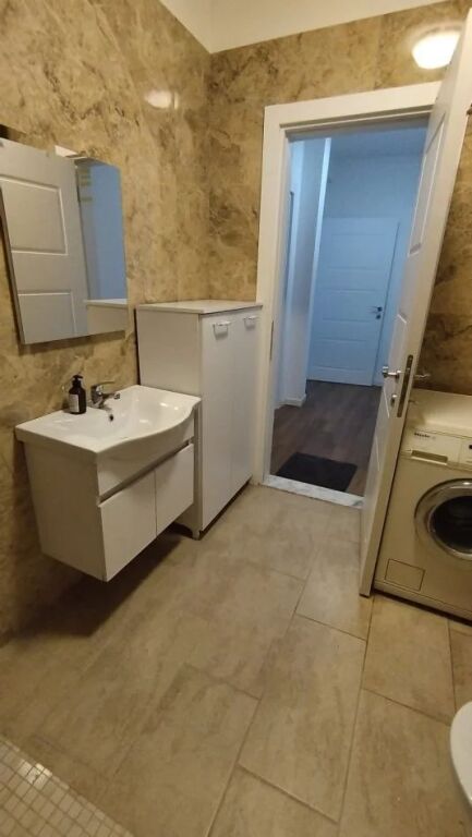 APARTAMENT PER QERA 21 DHJETORI