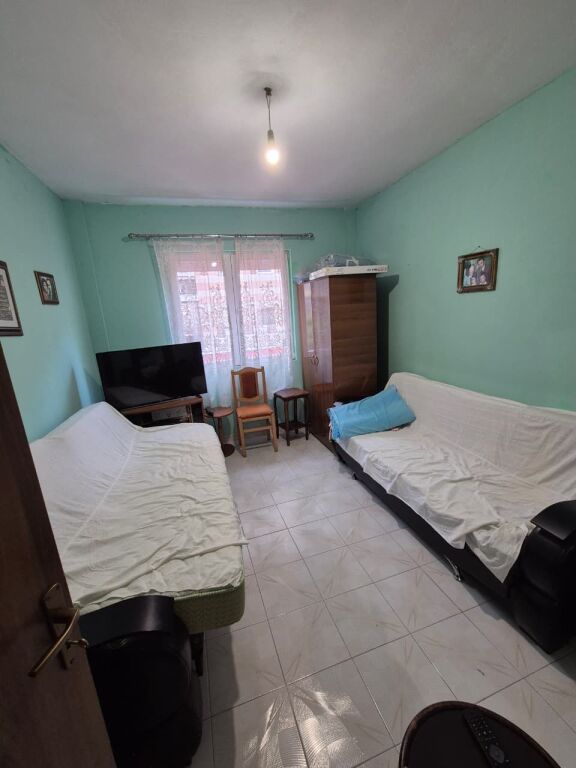 Apartment 2+1 for rent at Komuna E Parisit