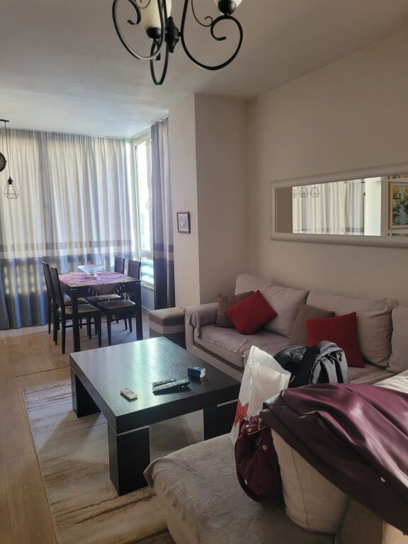 Apartament 2+1 per qera , ne qender te Durresit