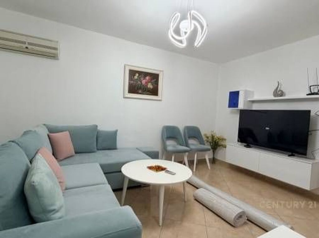 JEPET ME QIRA APARTAMENT 1+1 TEK 21 DHJETORI | ÇMIMI 50,000 ALL