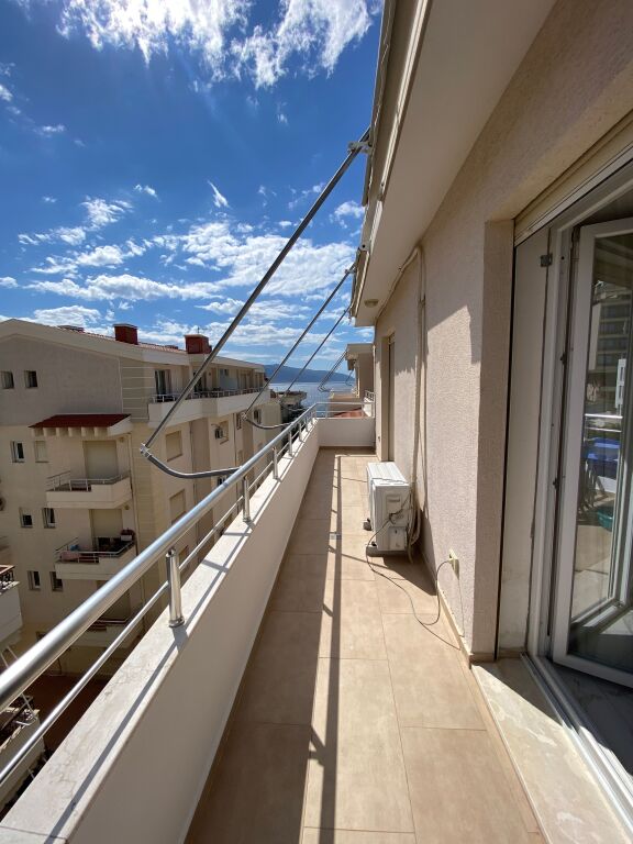 Apartament i madh 1+1 në dispozicion me pamje nga deti Vlore