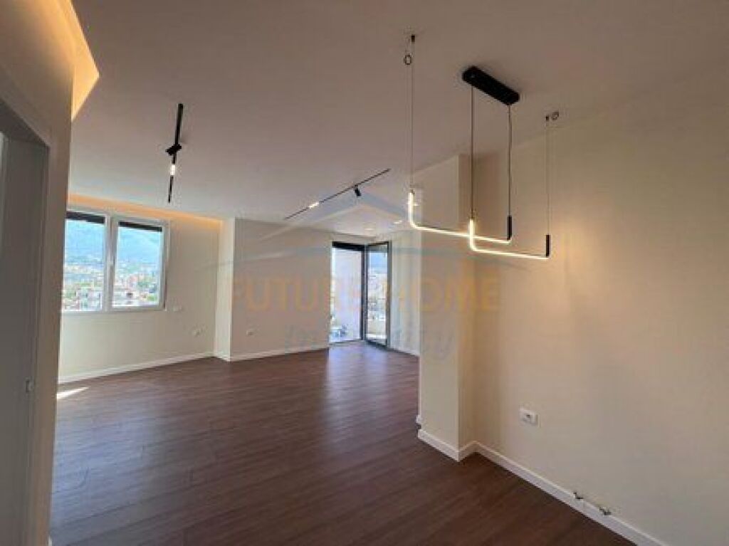 Shitet, Apartament 2+1+Post Parkimi, Brryli, Tiranë.