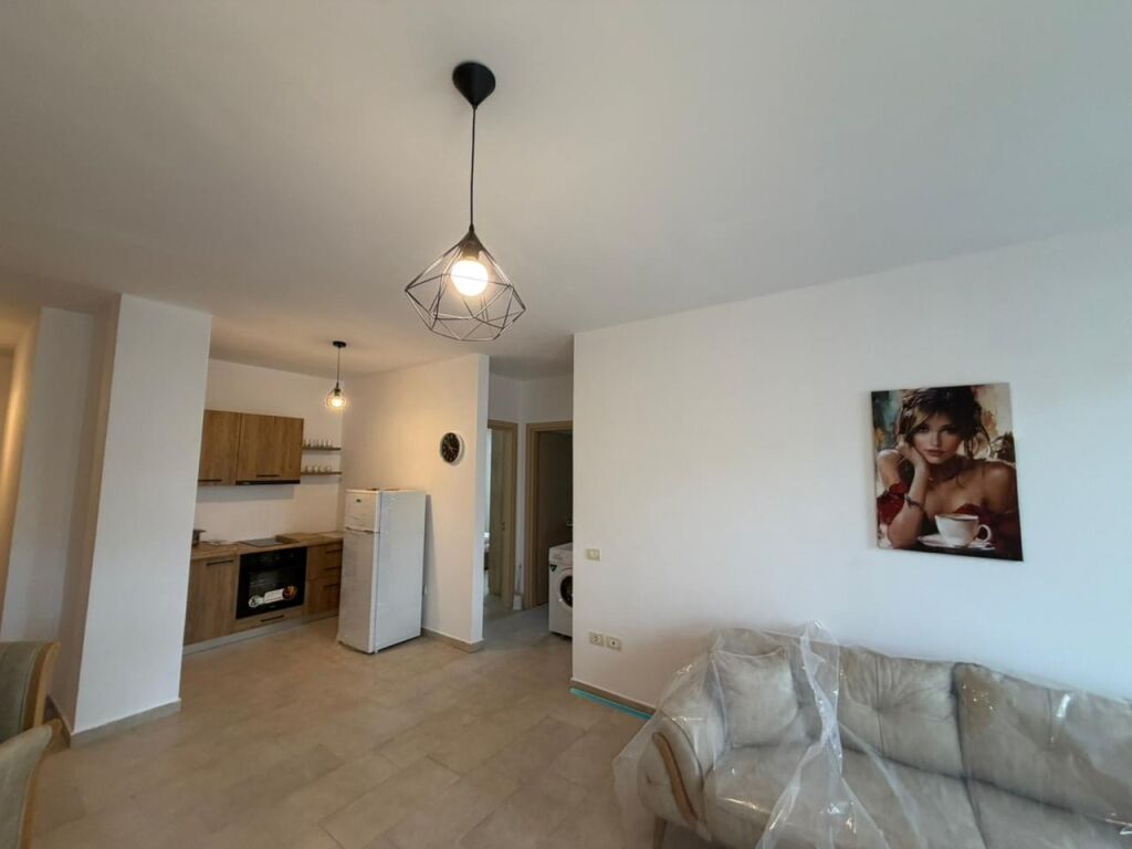 Apartament me qira 2+1+2+2