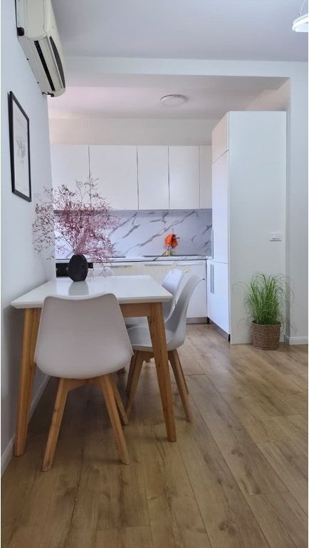 Apartament 3+1+2 me qira tek Garda!