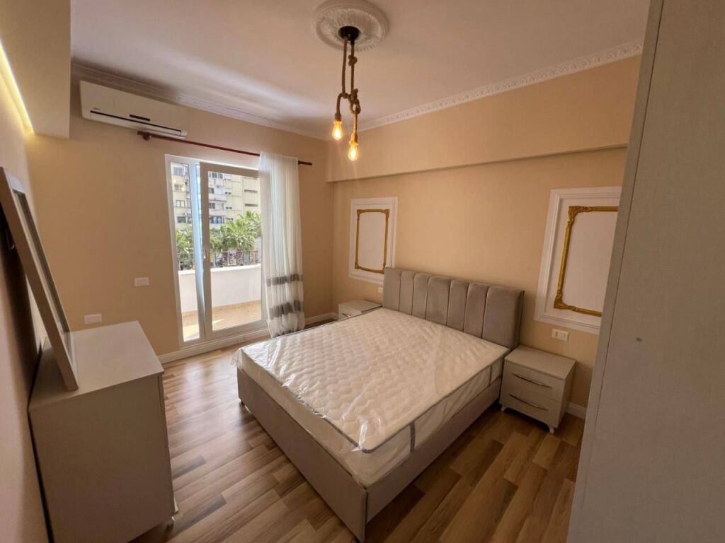Apartament me qera ne qender te durrsit 400 milek e fundit