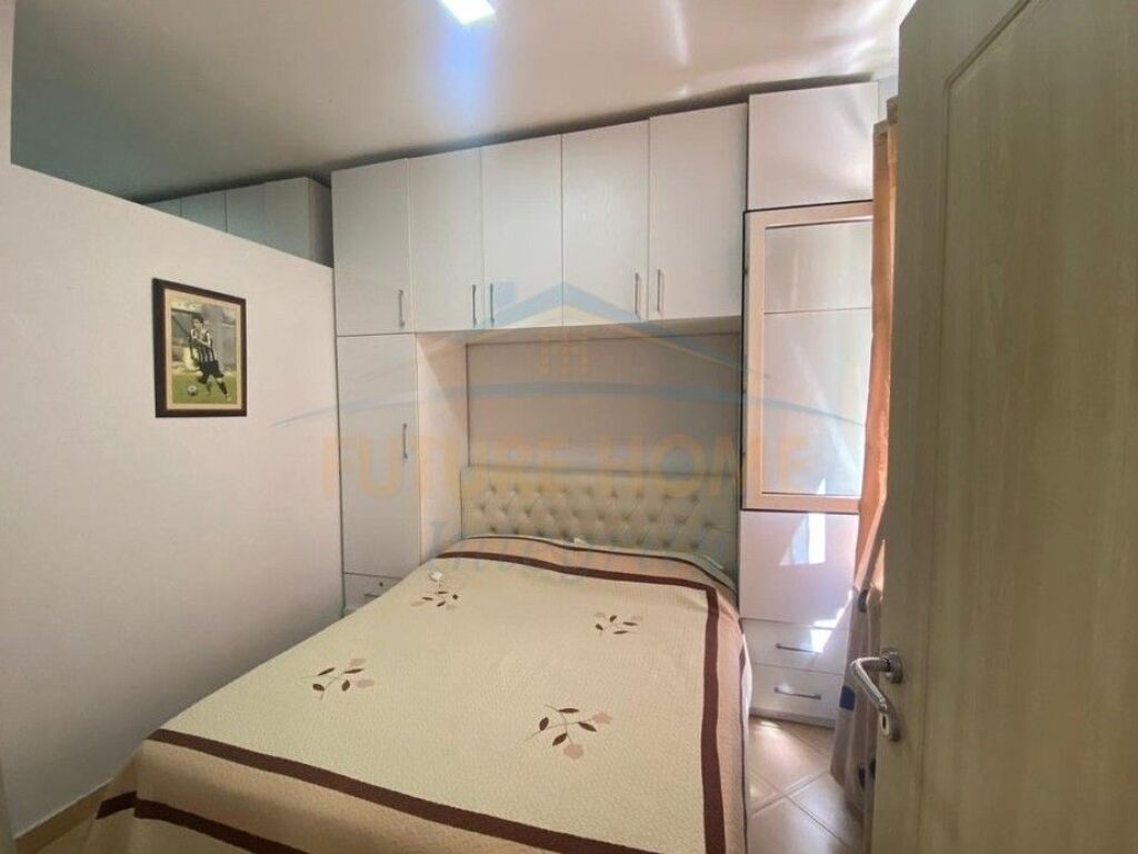 Shitet, Apartament 2+1+Verandë (I konvertuar), Fresku, Tiranë.