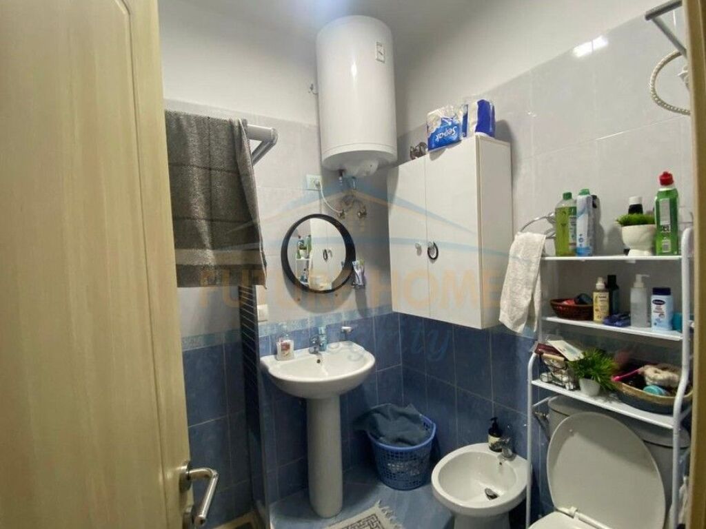 Shitet, Apartament 2+1+Verandë (I konvertuar), Fresku, Tiranë.