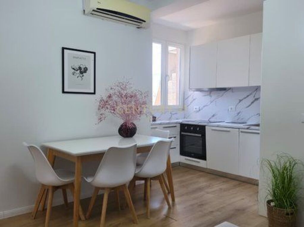 Apartament 3+1+2 me qira tek Garda!