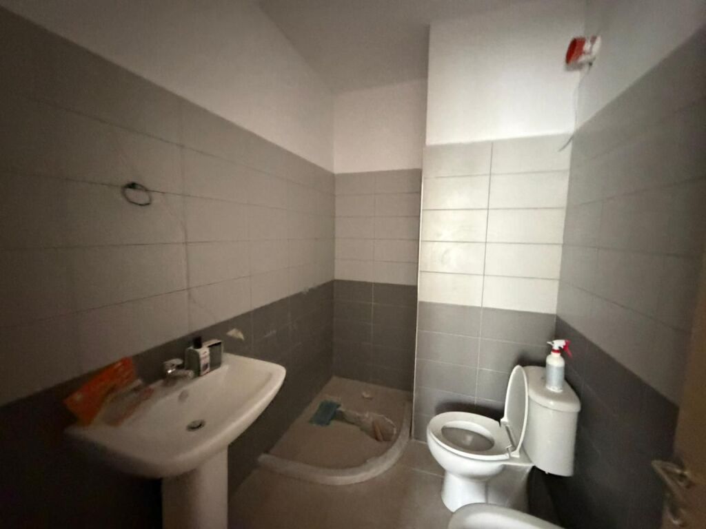 Apartament me qira 2+1+2+2