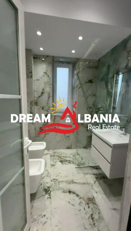 Jepet me qera zyre ne rrugen e Barrikadave prane Stacionit te Trenit (ID 42611532)