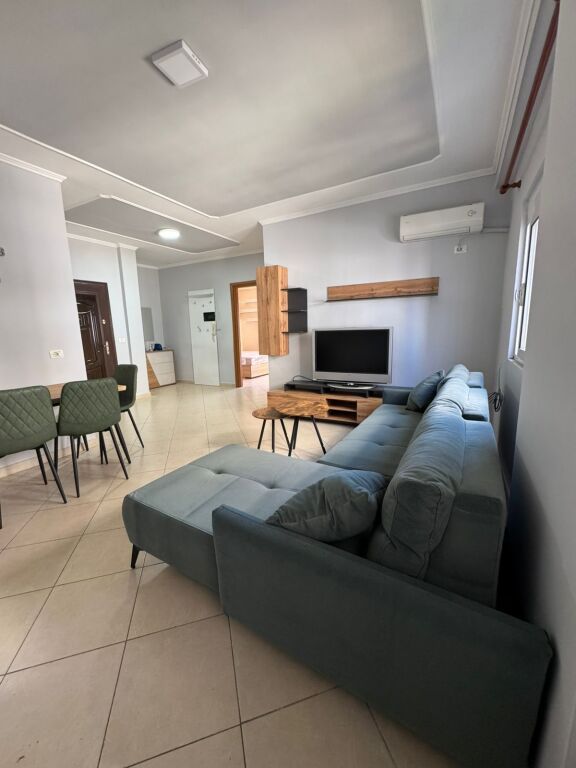 2+1 apartment for rent near Red School