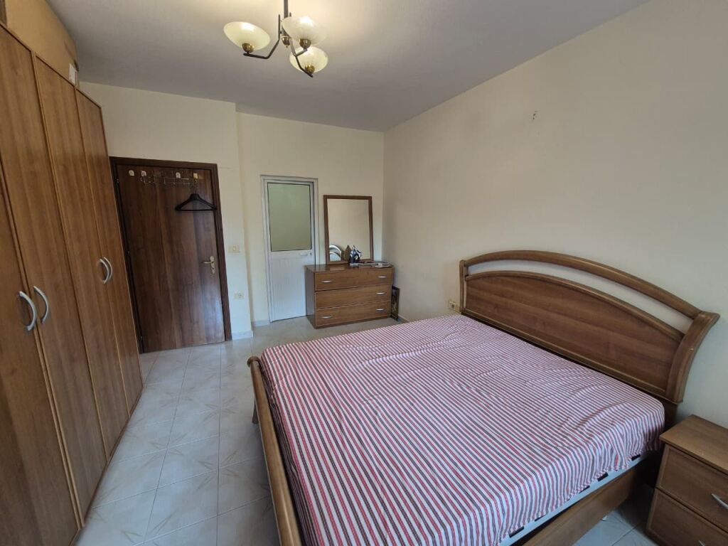 Apartment 2+1 for rent at Komuna E Parisit