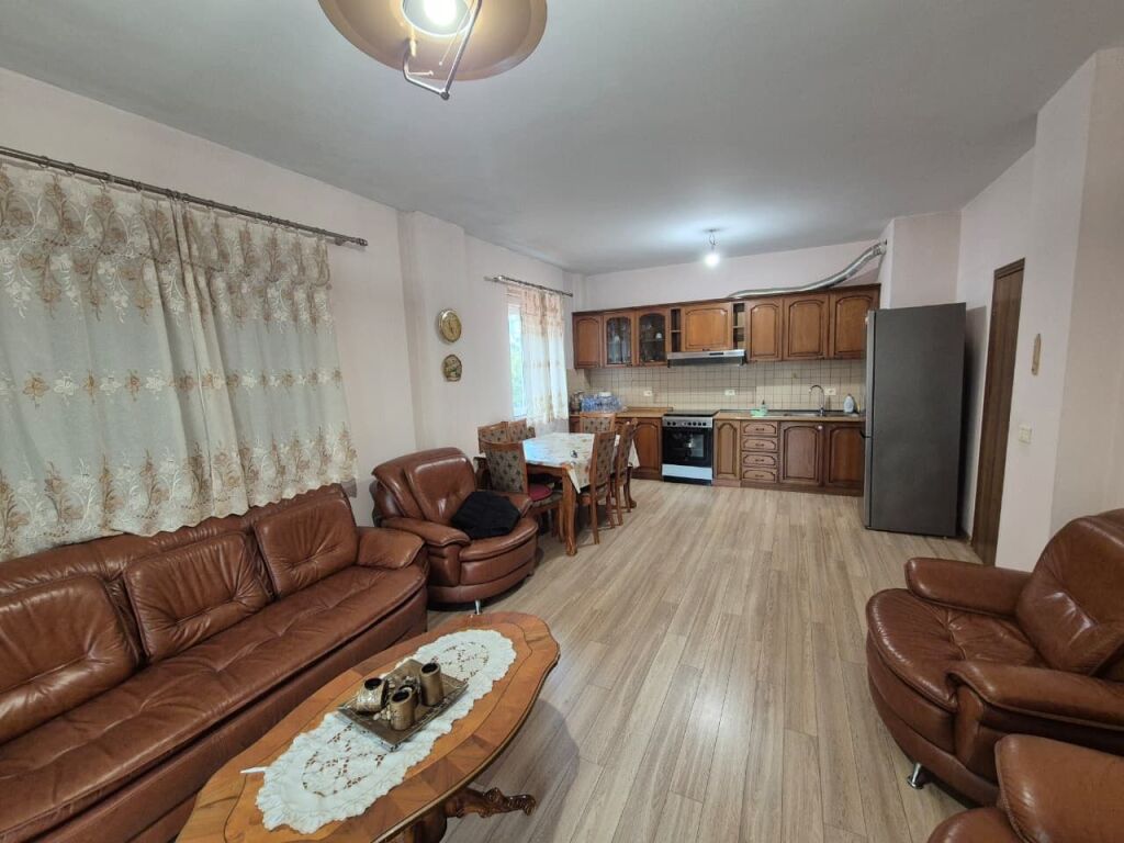 Apartment 2+1 for rent at Komuna E Parisit