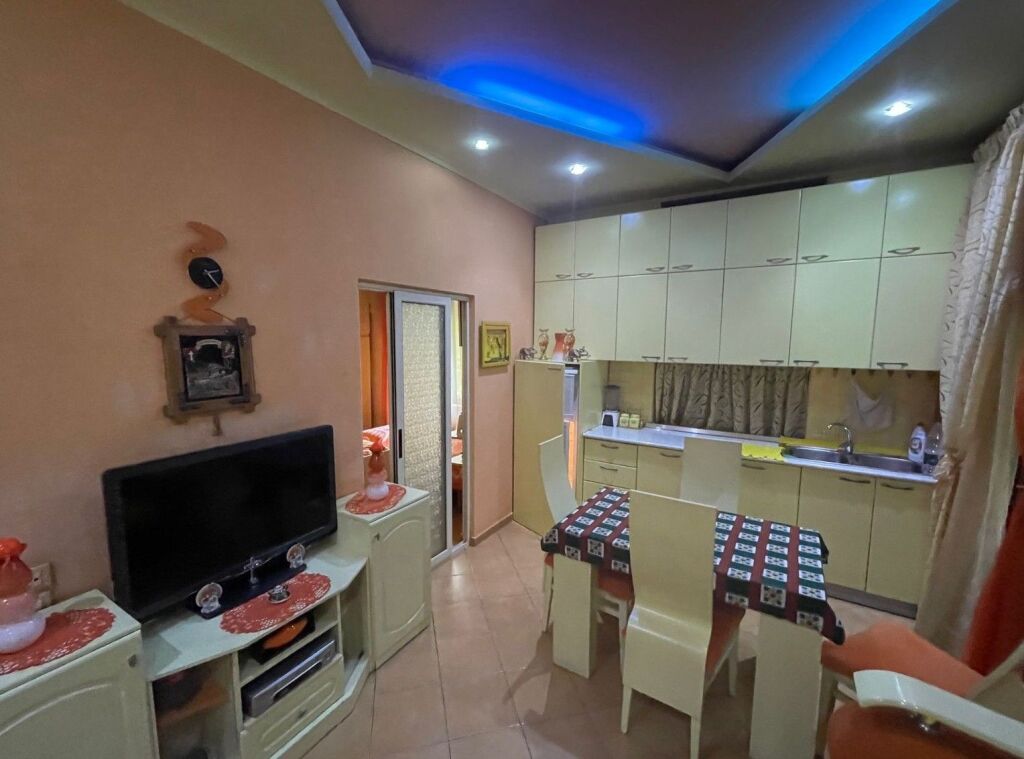 🏡 Appartamento 1+1 in Affitto – Ex Blocco (vicino a Caffè Roma)