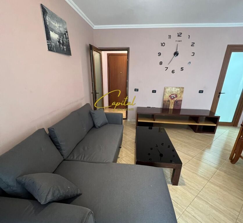 APARTAMENT ME QIRA 1+1 RRUGA E DIBRES 45.000 LEKE