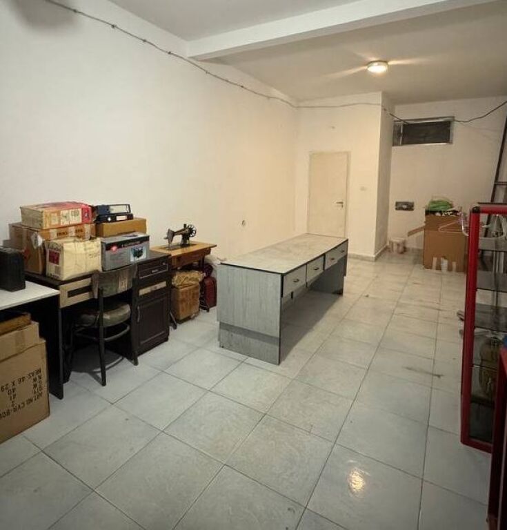 NEGOCIOHET CMIMI, SHITET AMBJENT 41M² PRANË SHKOLLËS VASIL SHANTO ! 85,000 €