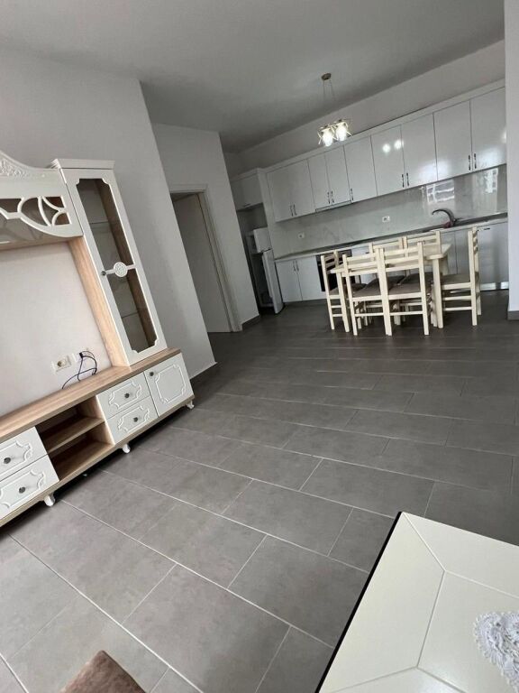 🏡 Shitet apartament 2+1 në Kamëz – gati për banim!