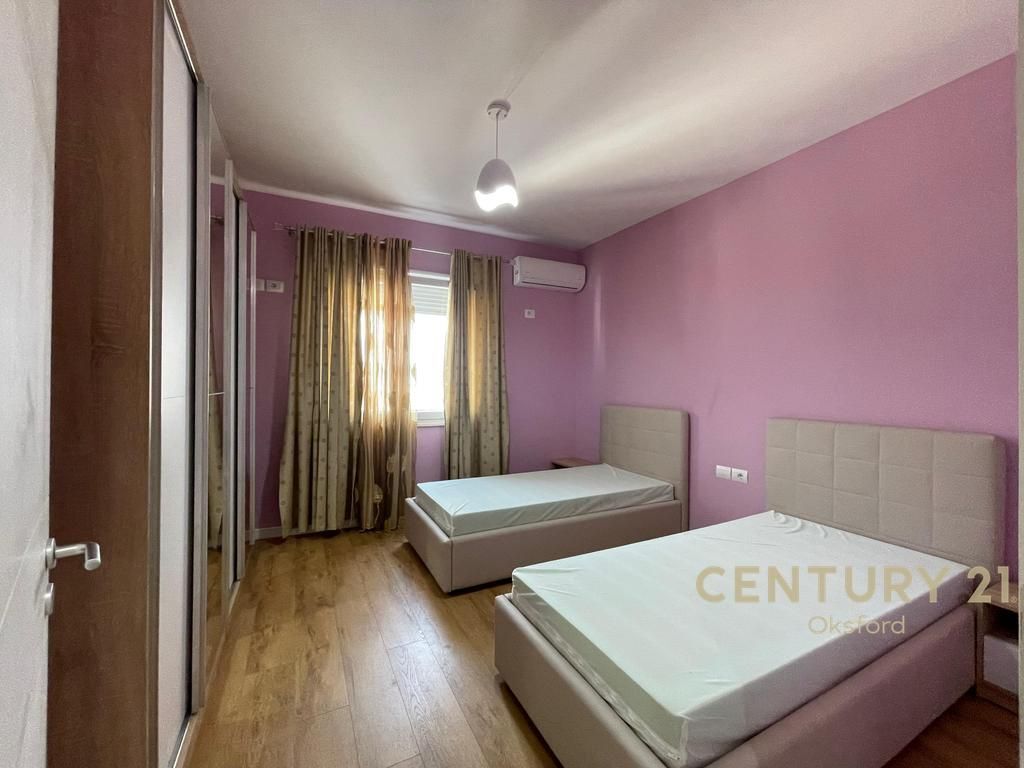 APARTAMENT PËR QIRA 2+1+2+POST PARKIMI TE KOPSHTI BOTANIK! 800 € /Muaj