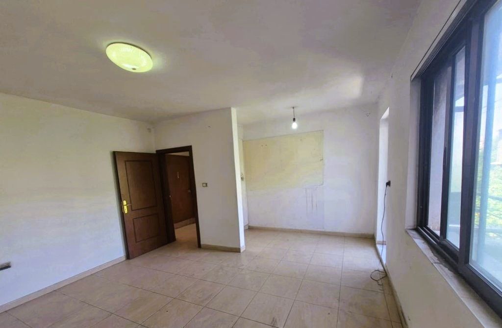 Apartment 2+1 with Service Room for sale in the old last station of New Tirana – Investment Opportunity!