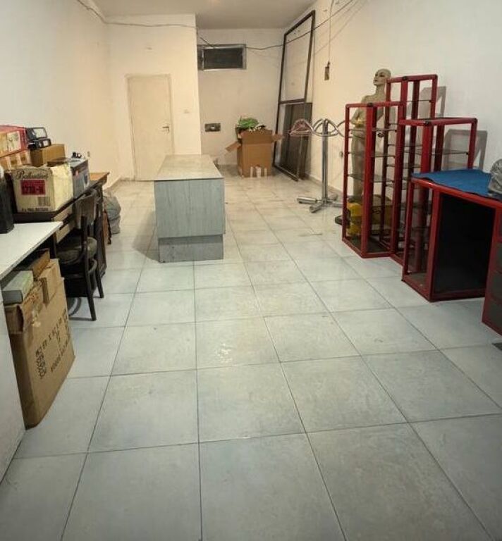 NEGOCIOHET CMIMI, SHITET AMBJENT 41M² PRANË SHKOLLËS VASIL SHANTO ! 85,000 €