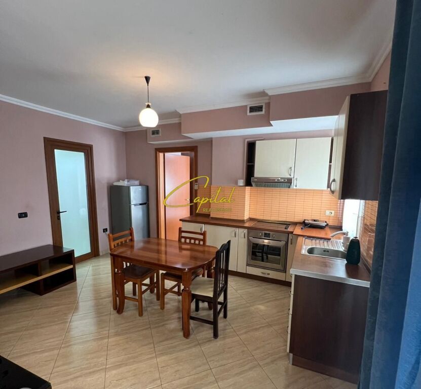 APARTAMENT ME QIRA 1+1 RRUGA E DIBRES 45.000 LEKE