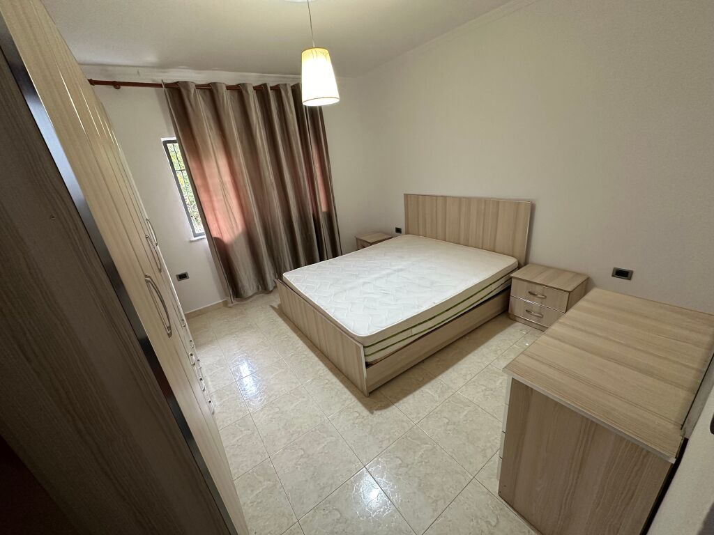 Apartament 1+1 me qera tek Materniteti i Ri
