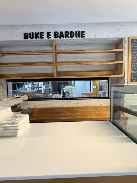 ‼️SUPER OCCASIONE‼️  Vendesi commerciale PASTICCERIA FORNO DI PANE IN VENDITA IN VIA Kavaja