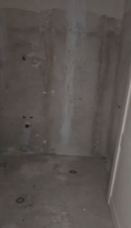 Shitet  okazion apartament 3+1 elezaj ali demi vlore