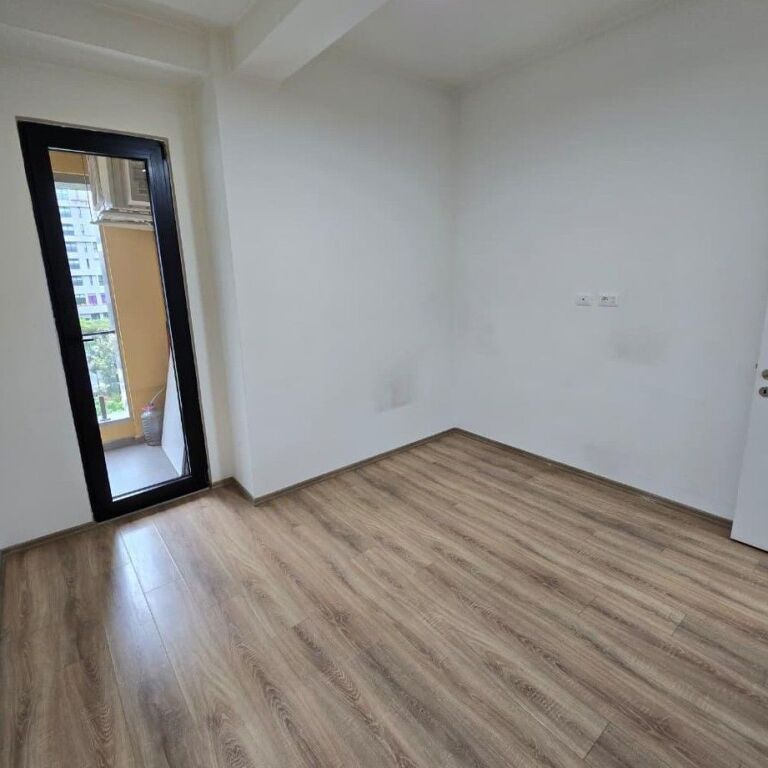 🏢✨ Jepet Zyrë me Qira – Square 21, Tiranë ✨🏢