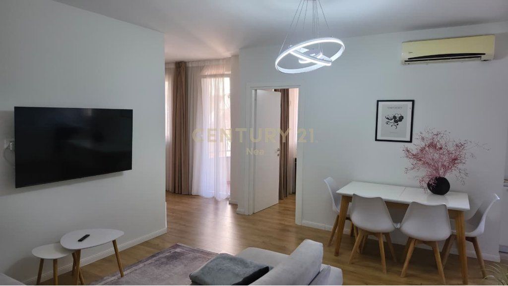 Apartament 3+1+2 me qira tek Garda!