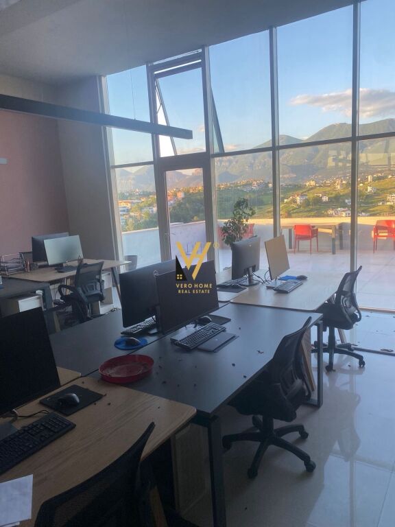 OFFICE 250 M2 FOR RENT IN SAUK 2,000 EURO