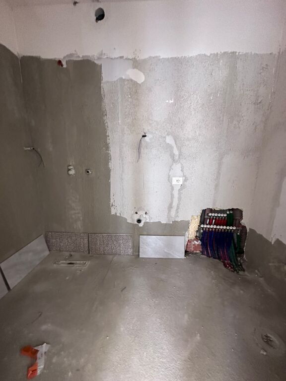 Shitet apartament 3+1 Univers City !