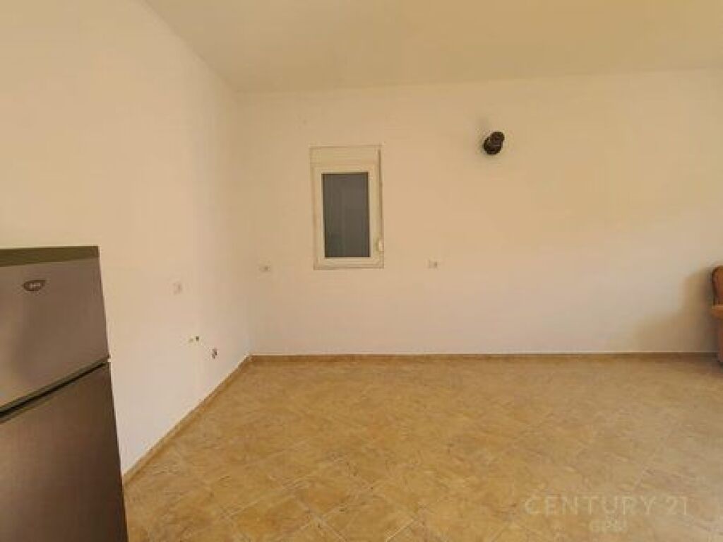 PRIVATE HOUSE WITH YARD FOR SALE IN VORE