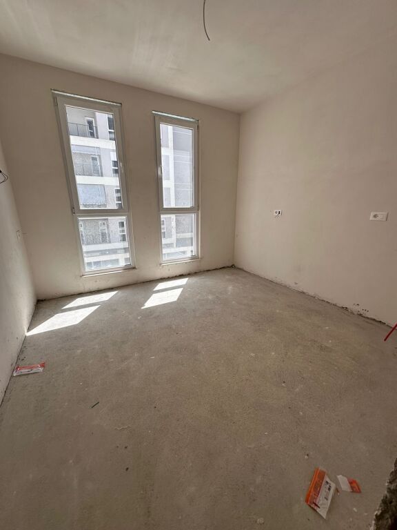 Shitet apartament 3+1 Univers City !