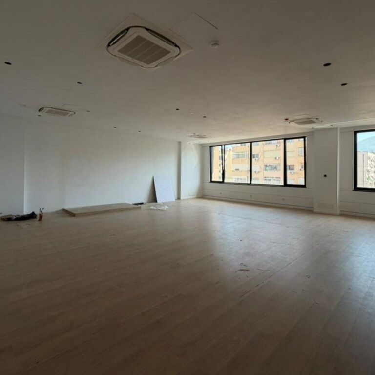 🏢✨ Zyrë me Qira – Kompleksi Delijorgji, Tiranë ✨🏢