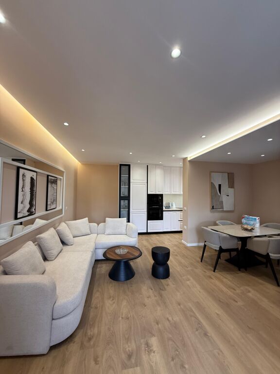 Apartament 2+1+Parking per shitje tek Zogu i Zi.