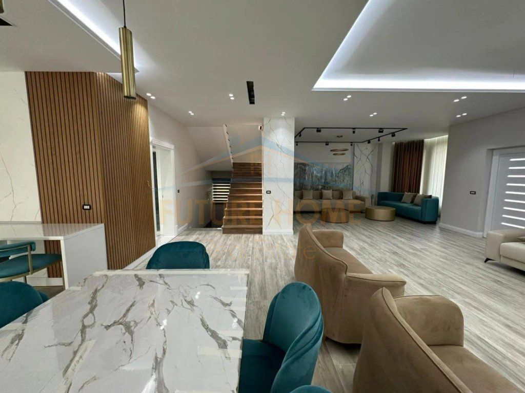 Rent, 2-storey Villa + Pool + Kalçeto, Paskuqan