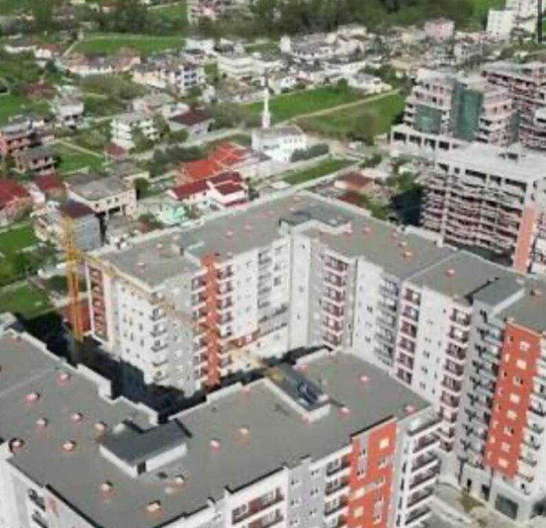Apartament 1+1 ne shitje perball Vila L, Astir