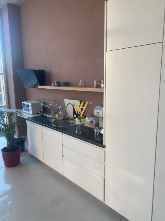 OFFICE 250 M2 FOR RENT IN SAUK 2,000 EURO