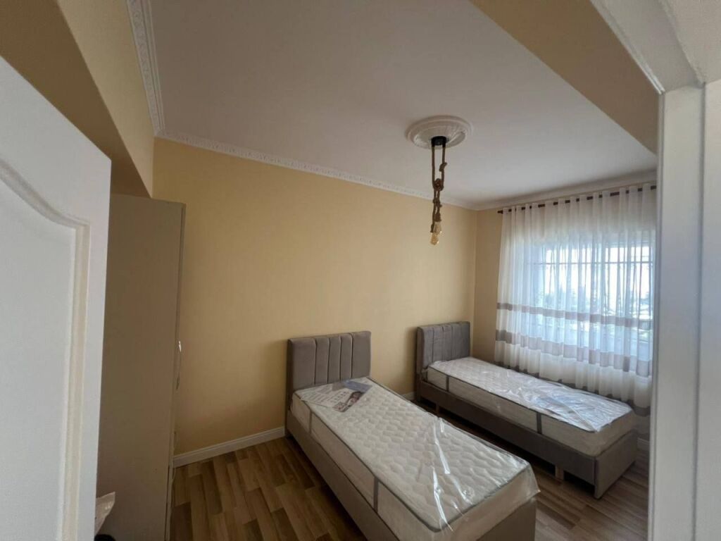 Apartament me qera ne qender te durrsit 400 milek e fundit