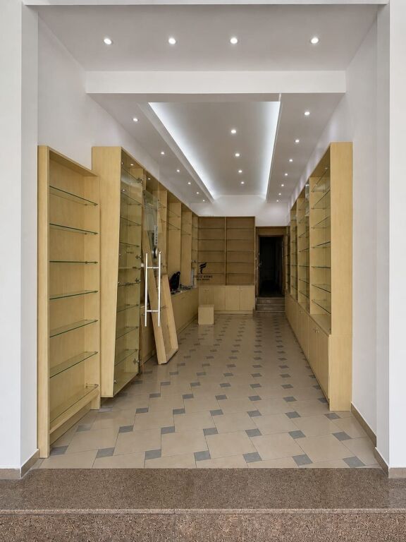 SHOP FOR RENT 33 M2 BARDHYL STREET 60,000 LEKE FH-72415