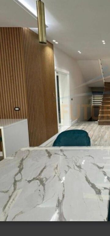Rent, 2-storey Villa + Pool + Kalçeto, Paskuqan