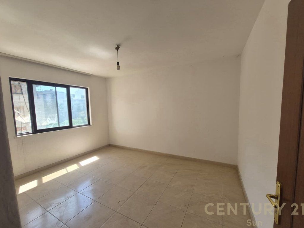 Apartment 2+1 with Service Room for sale in the former last station of New Tirana – Investment Opportunity!