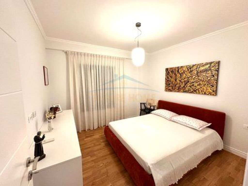 For sale, Apartment 2+1+2, Barrikadave Street, Tirana