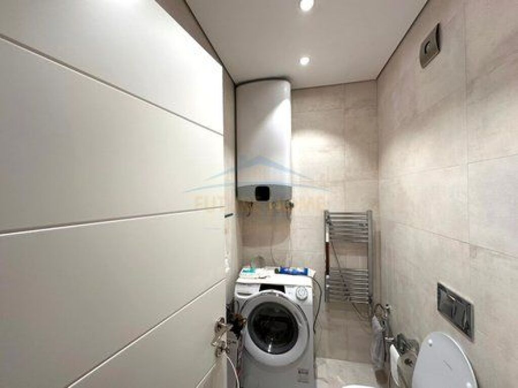 For sale, Apartment 2+1+2, Barrikadave Street, Tirana
