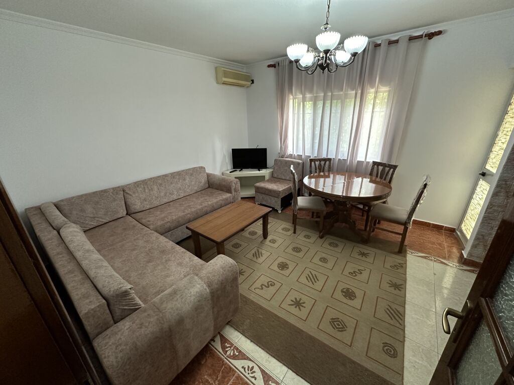 Apartament 1+1 me qera tek Materniteti i Ri