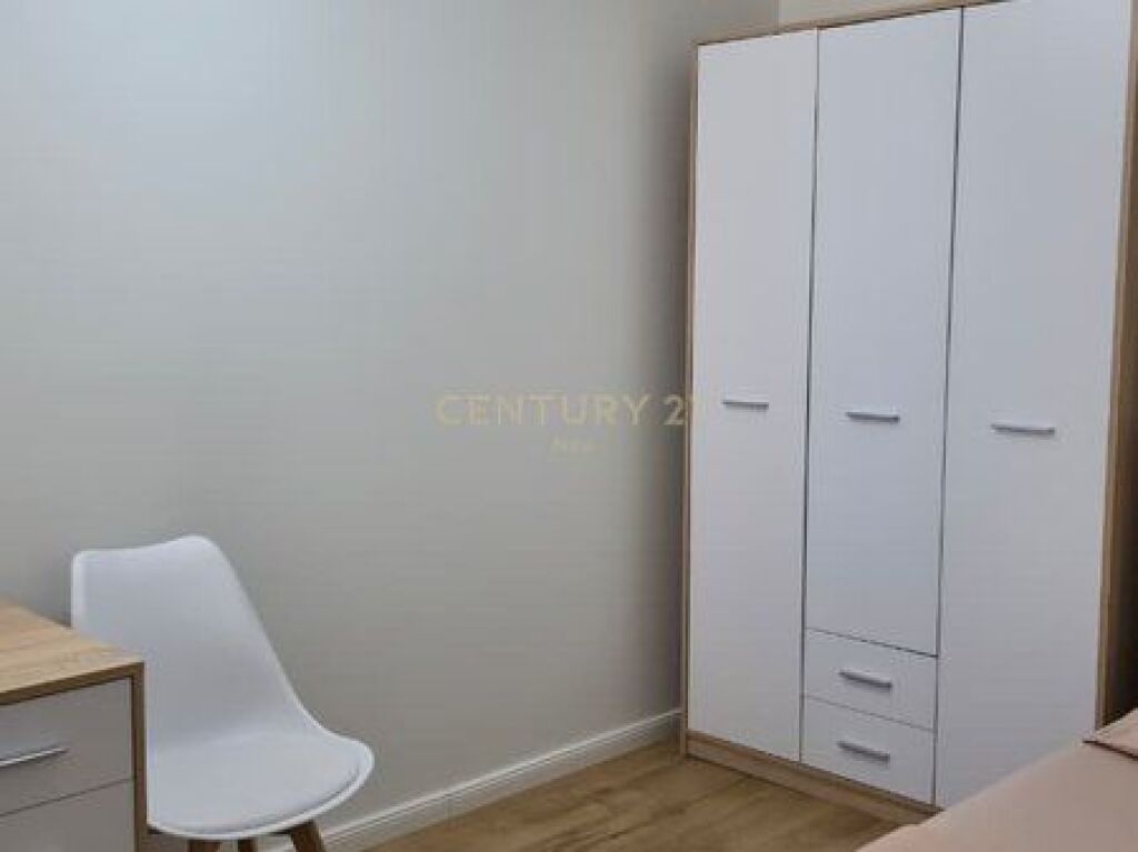 Apartament 3+1+2 me qira tek Garda!