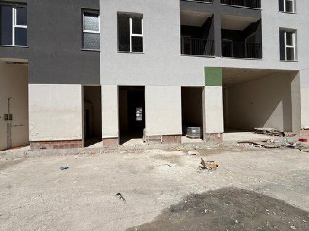 Locale commerciale in vendita a "Tirana New Entry 2" nella zona di Ish Dogana!!