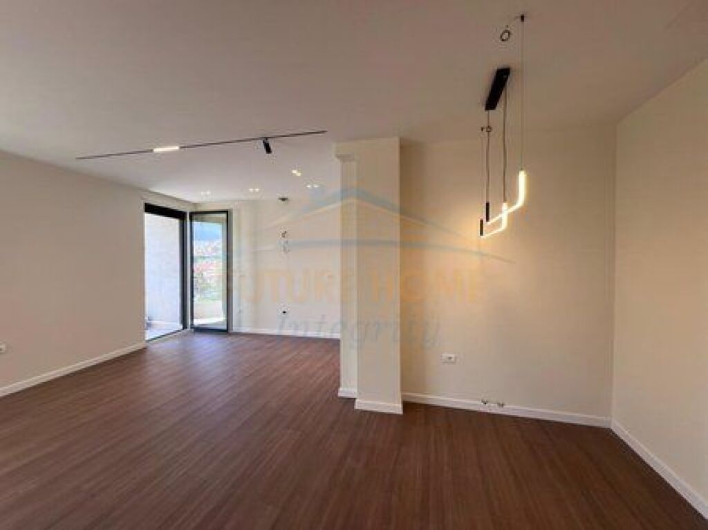 Shitet, Apartament 2+1+Post Parkimi, Brryli, Tiranë.